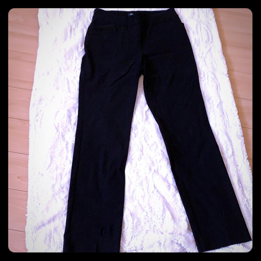 👠 Black dress pants . Never worn